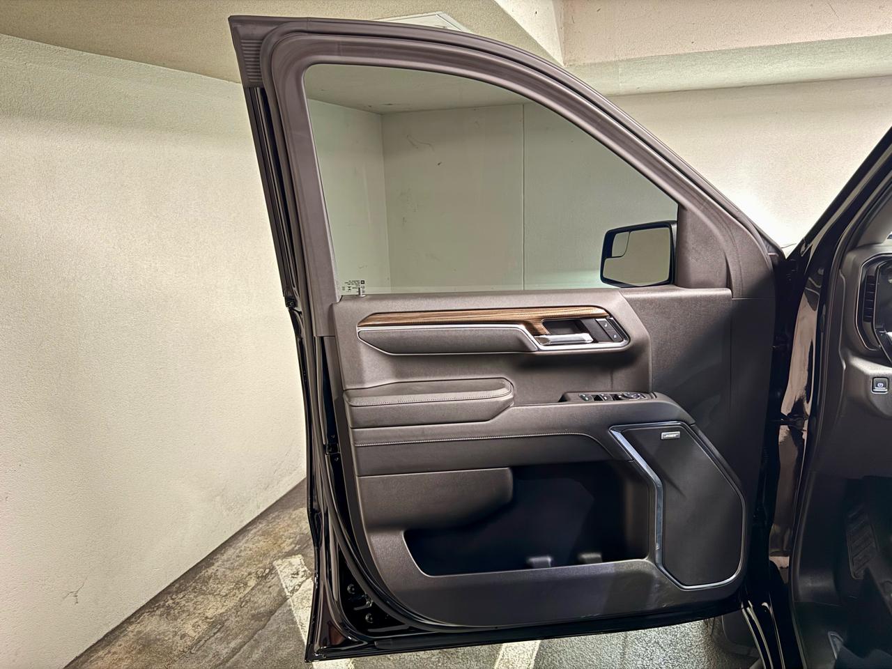 Chevrolet Silverado 1500 4WD Crew Cab 147" LT Trail Boss 2025