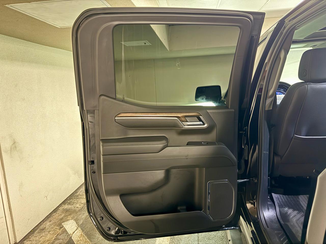 Chevrolet Silverado 1500 4WD Crew Cab 147" LT Trail Boss 2025