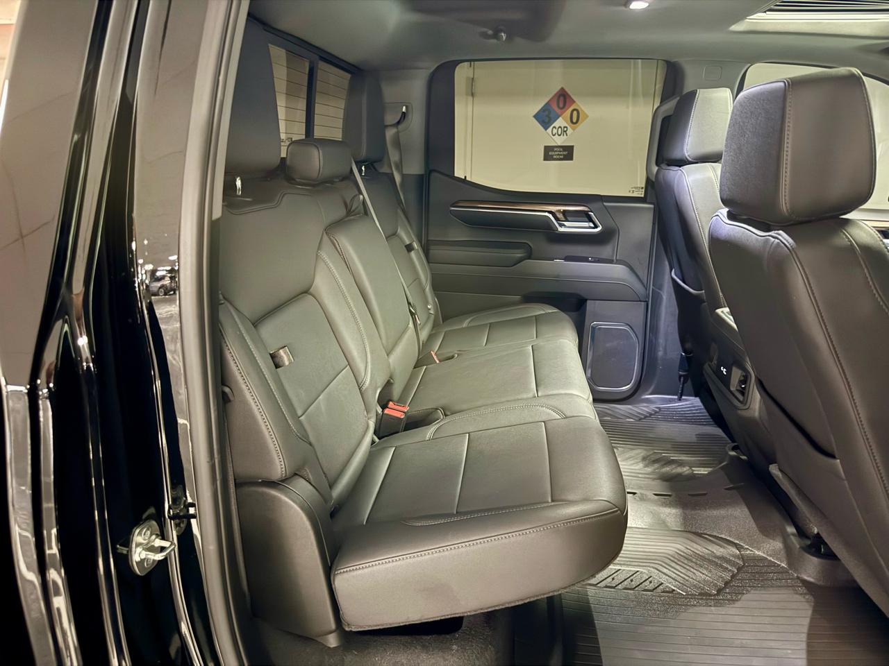 Chevrolet Silverado 1500 4WD Crew Cab 147" LT Trail Boss 2025