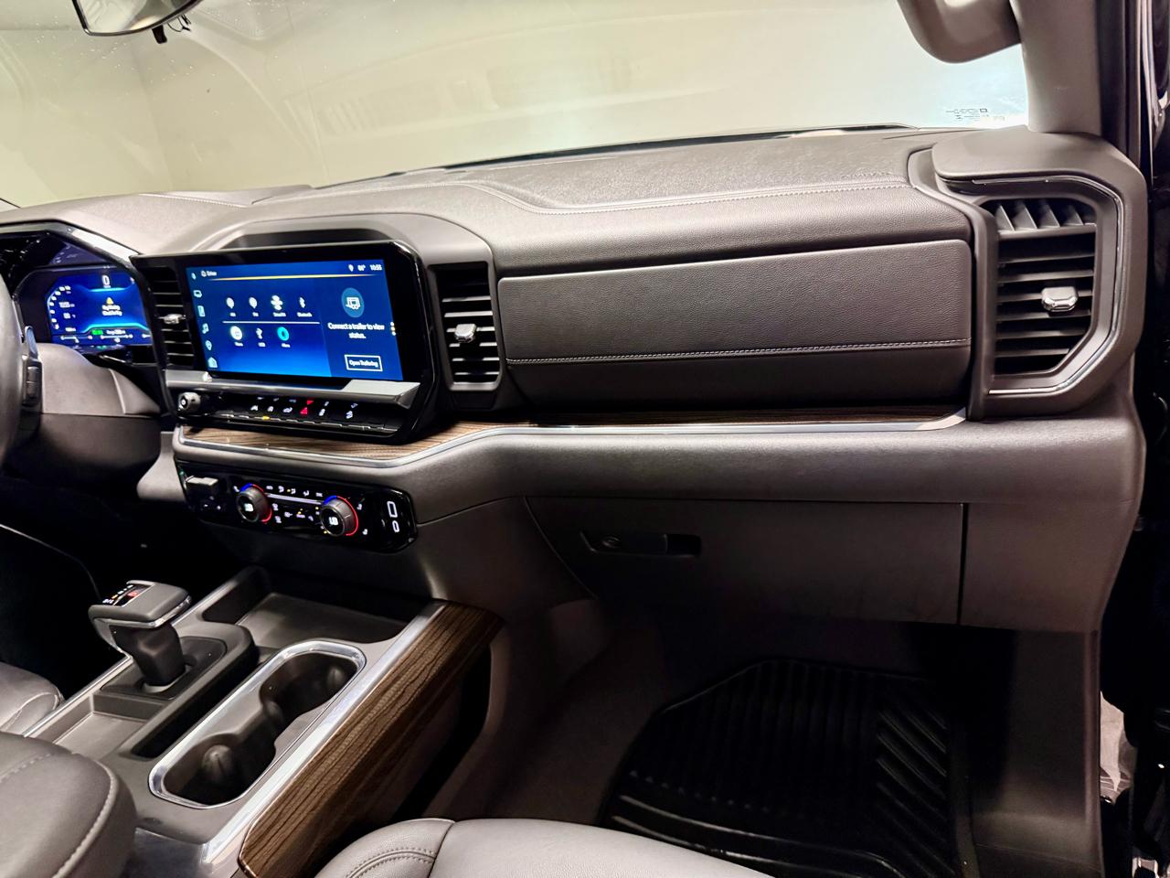 Chevrolet Silverado 1500 4WD Crew Cab 147" LT Trail Boss 2025
