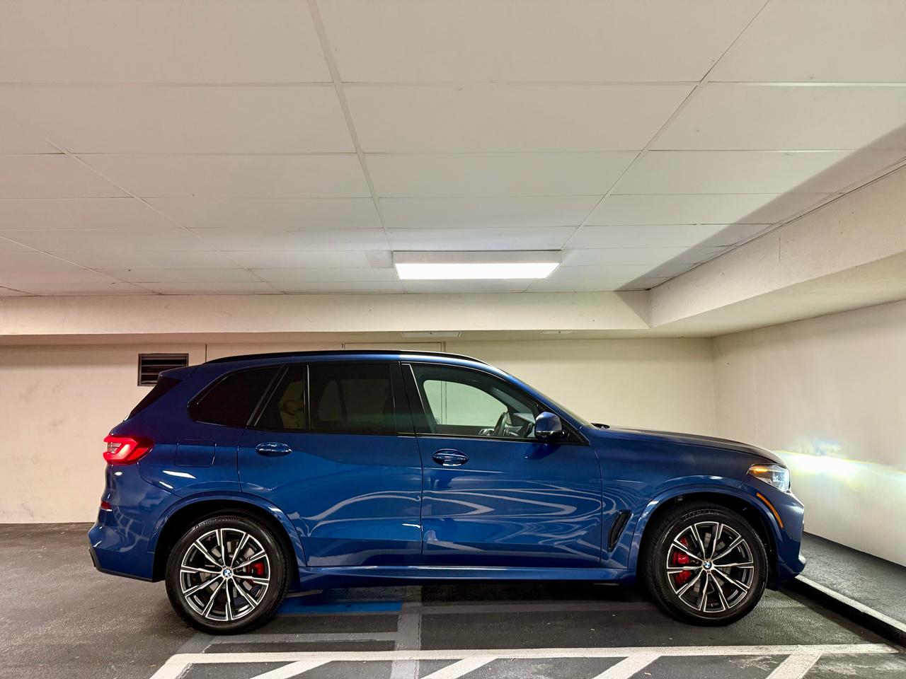 BMW X5 xDrive40i Sports Activity Vehicle 2023