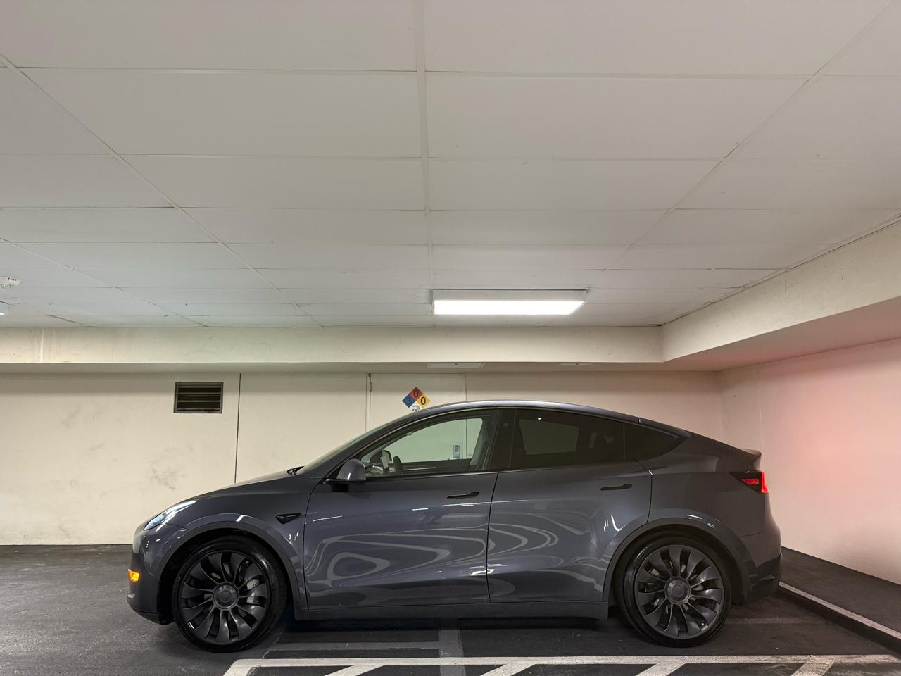 Tesla Model Y Long Range AWD 2023