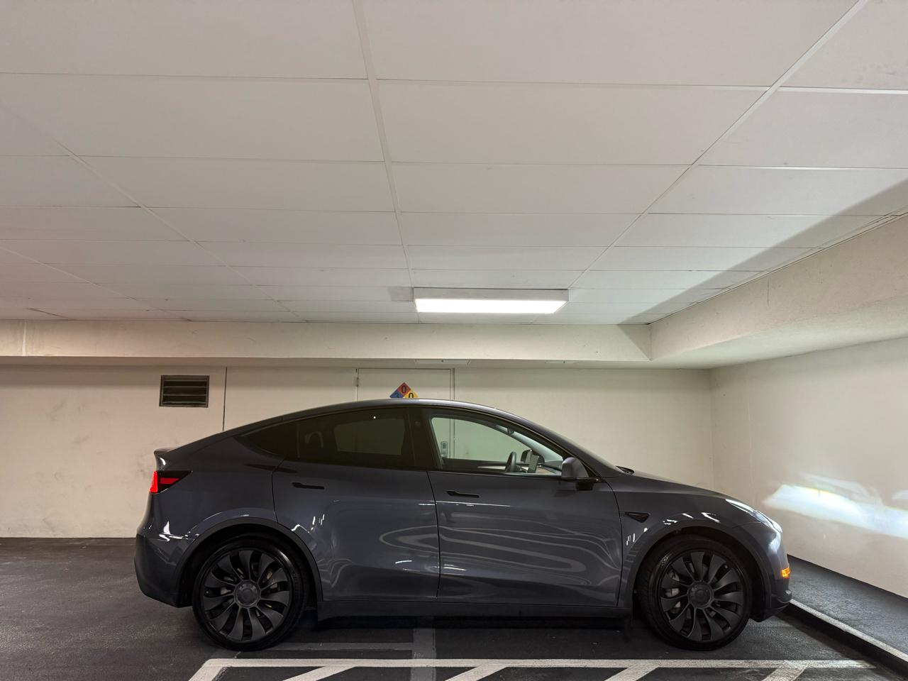 Tesla Model Y Long Range AWD 2023