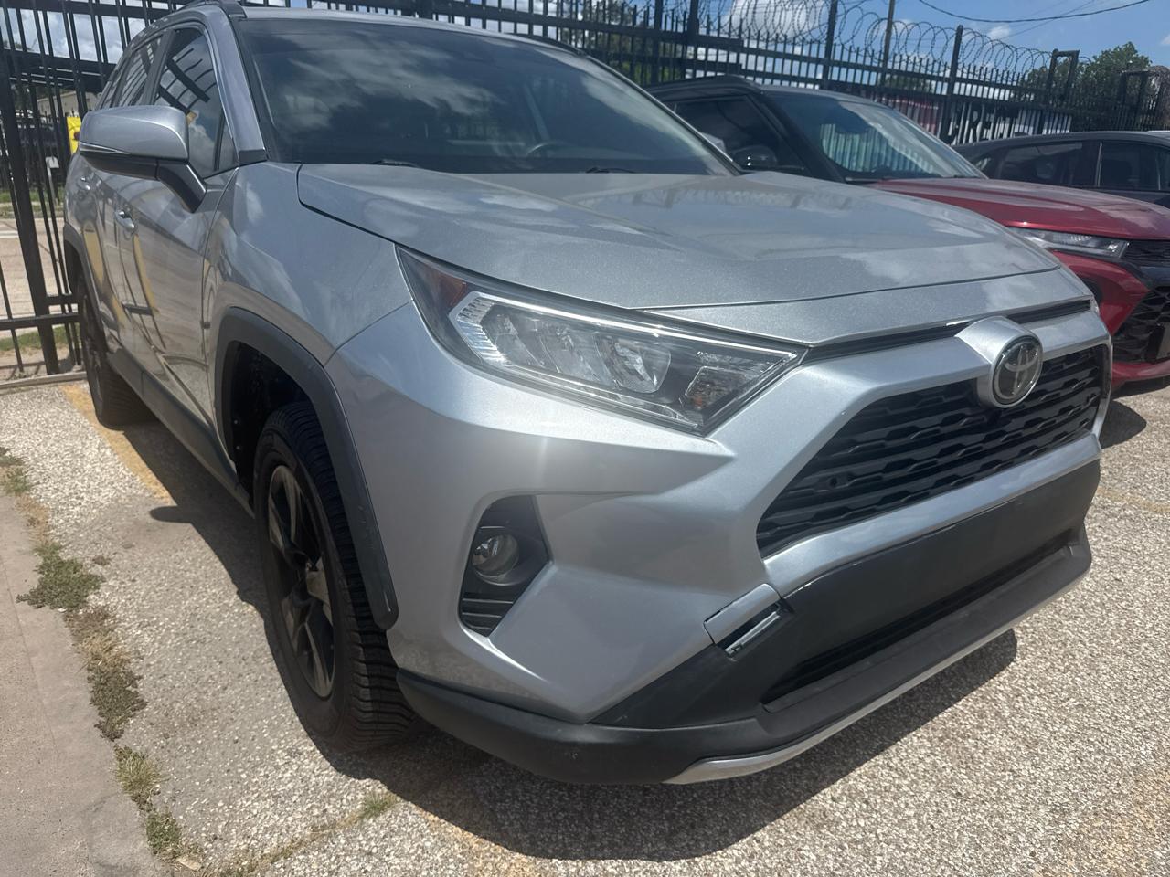 Toyota RAV4 XLE FWD (Natl) 2021