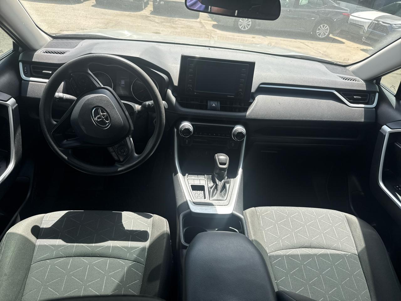 Toyota RAV4 XLE FWD (Natl) 2021