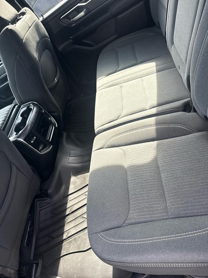 RAM 1500 Big Horn 4x4 Crew Cab 5'7" Box 2022
