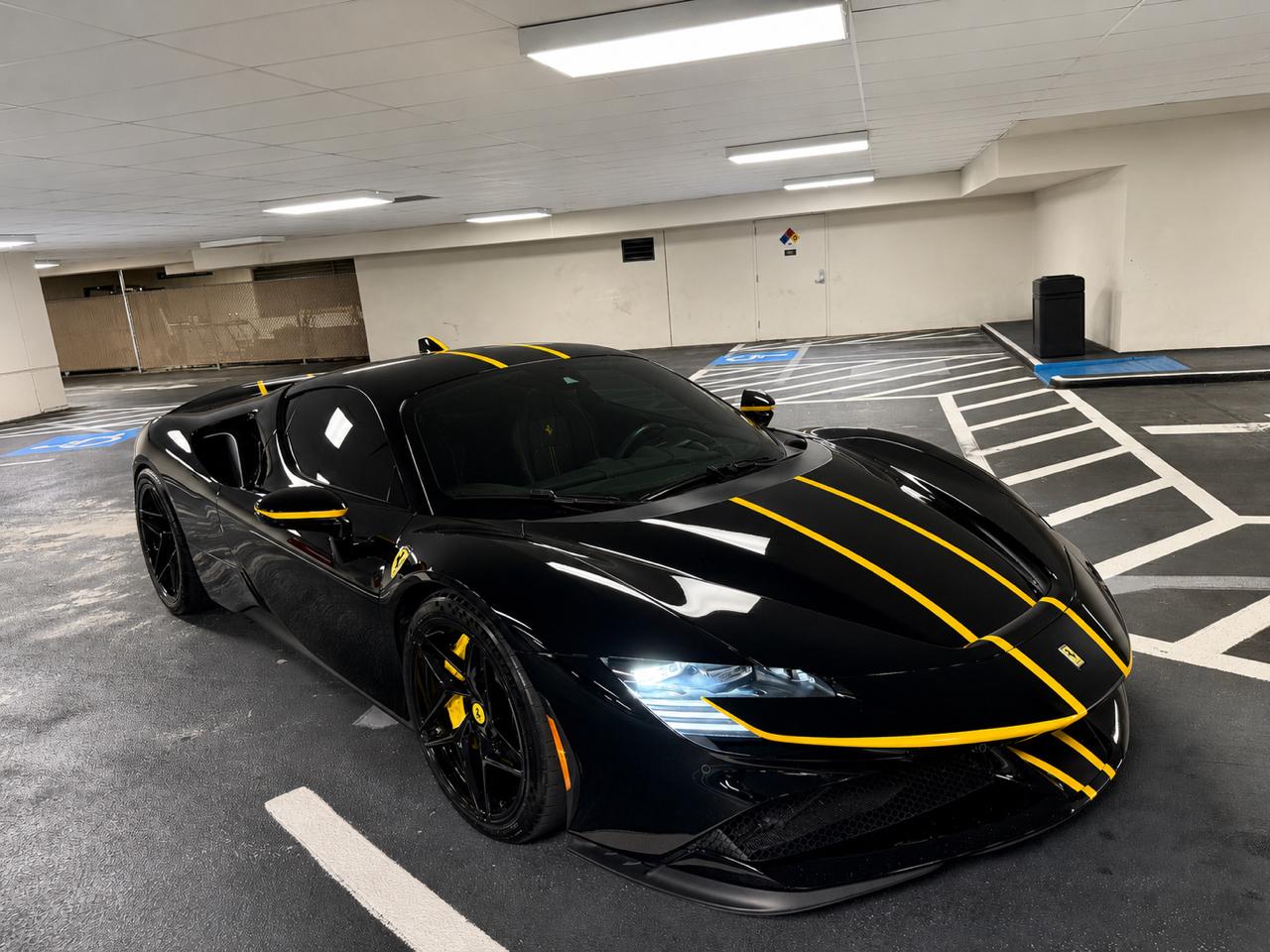 Ferrari SF90 Stradale Coupe 2021