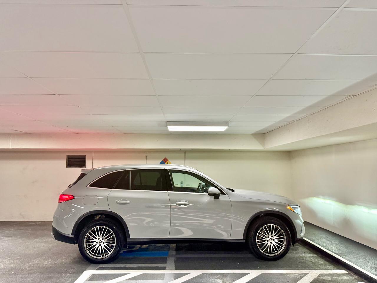 Mercedes-Benz GLC GLC 300 4MATIC SUV 2025
