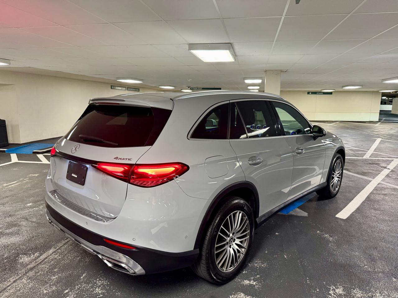 Mercedes-Benz GLC GLC 300 4MATIC SUV 2025