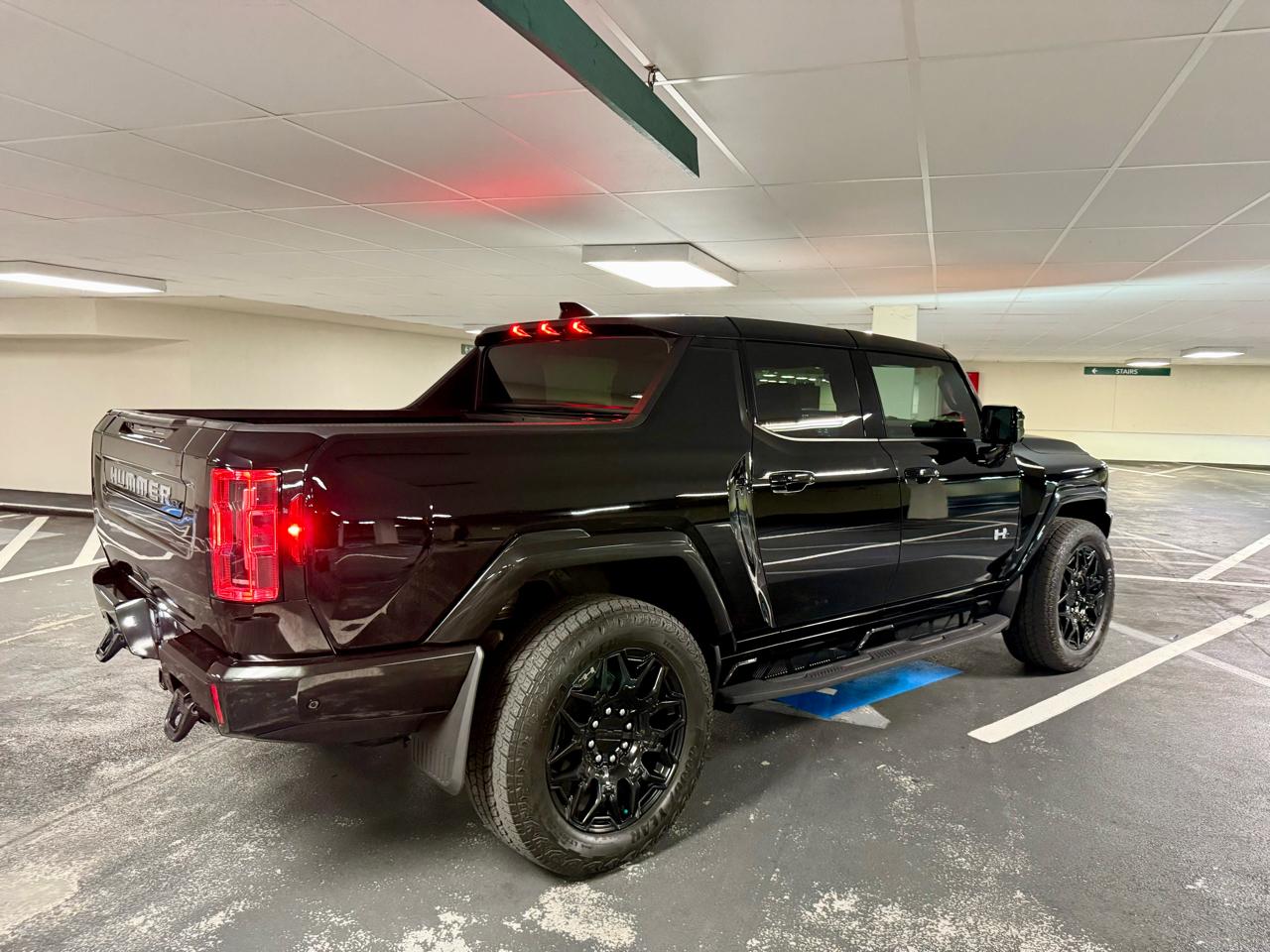 GMC HUMMER EV Pickup e4WD Crew Cab 2X 2025