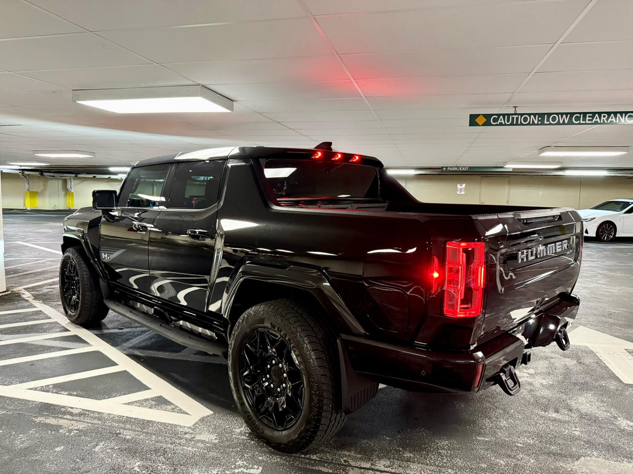 GMC HUMMER EV Pickup e4WD Crew Cab 2X 2025