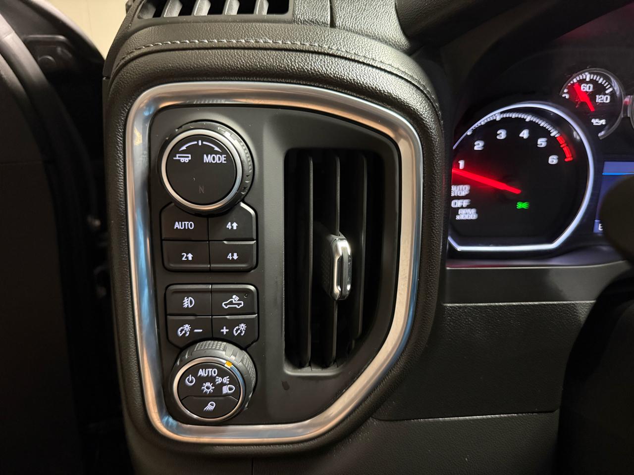Chevrolet Silverado 1500 4WD Crew Cab 147" RST 2020