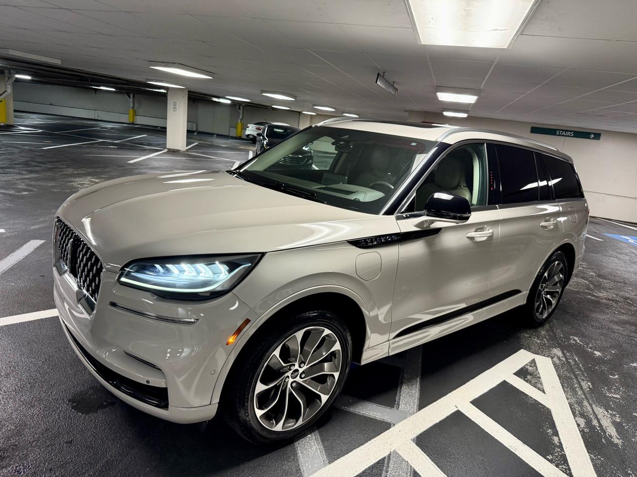 Lincoln Aviator Grand Touring AWD 2023