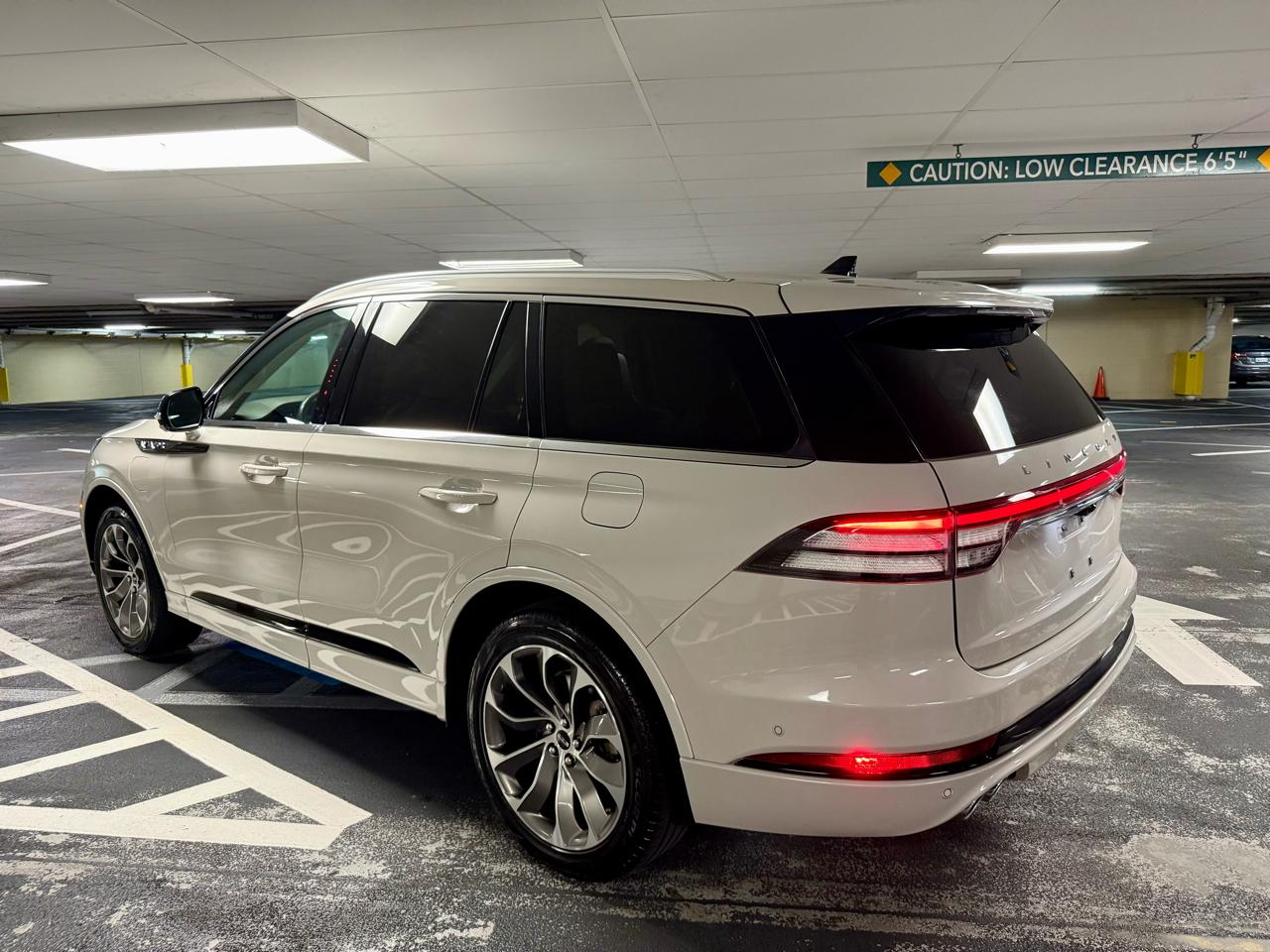 Lincoln Aviator Grand Touring AWD 2023