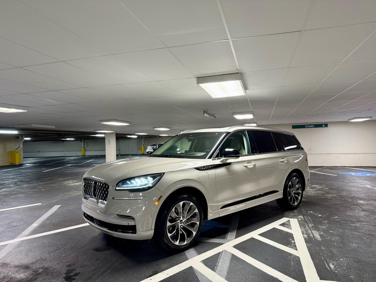 Lincoln Aviator Grand Touring AWD 2023