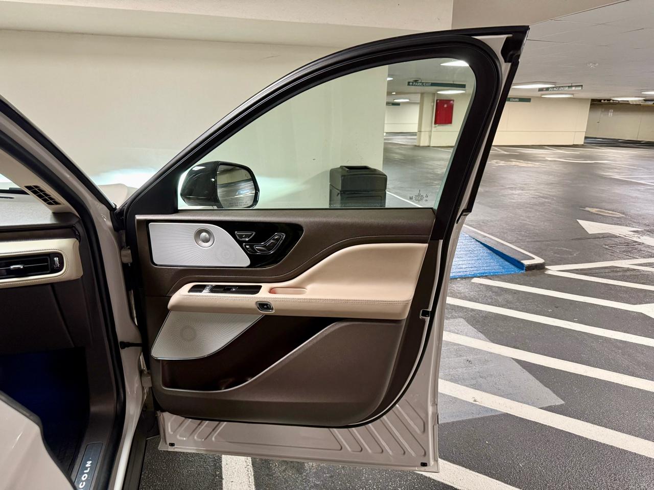 Lincoln Aviator Grand Touring AWD 2023