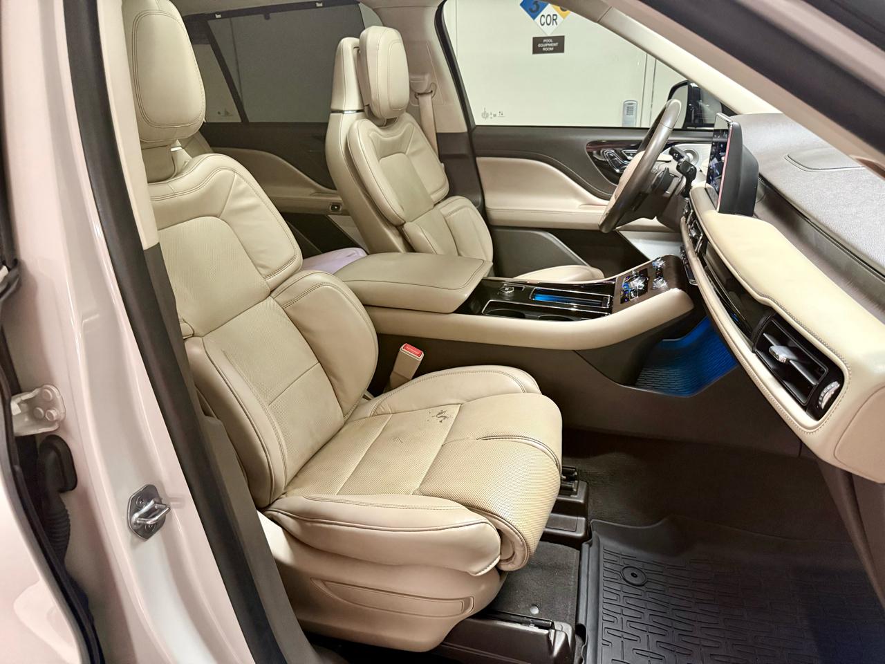 Lincoln Aviator Grand Touring AWD 2023