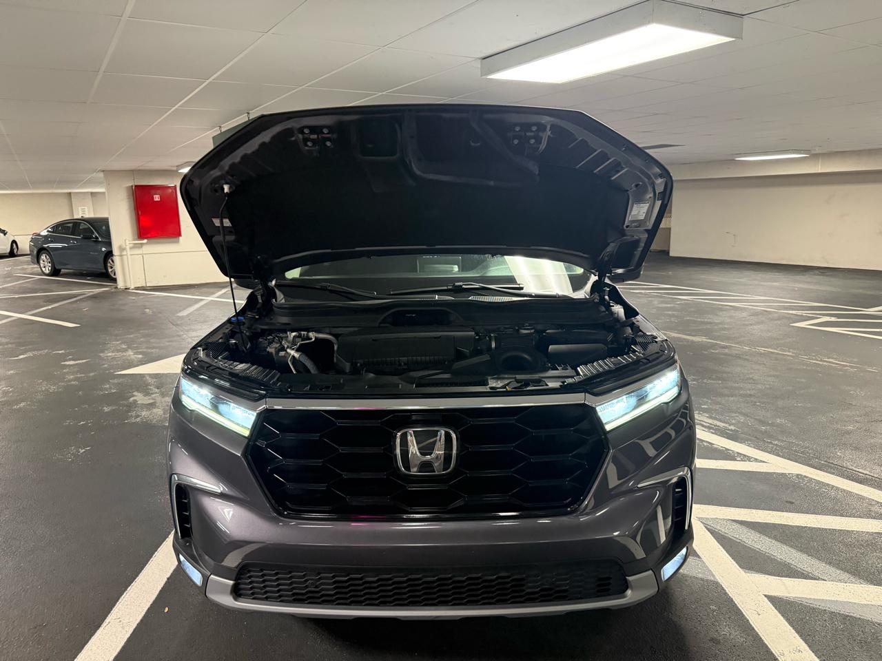 Honda Pilot Touring 2WD 2023