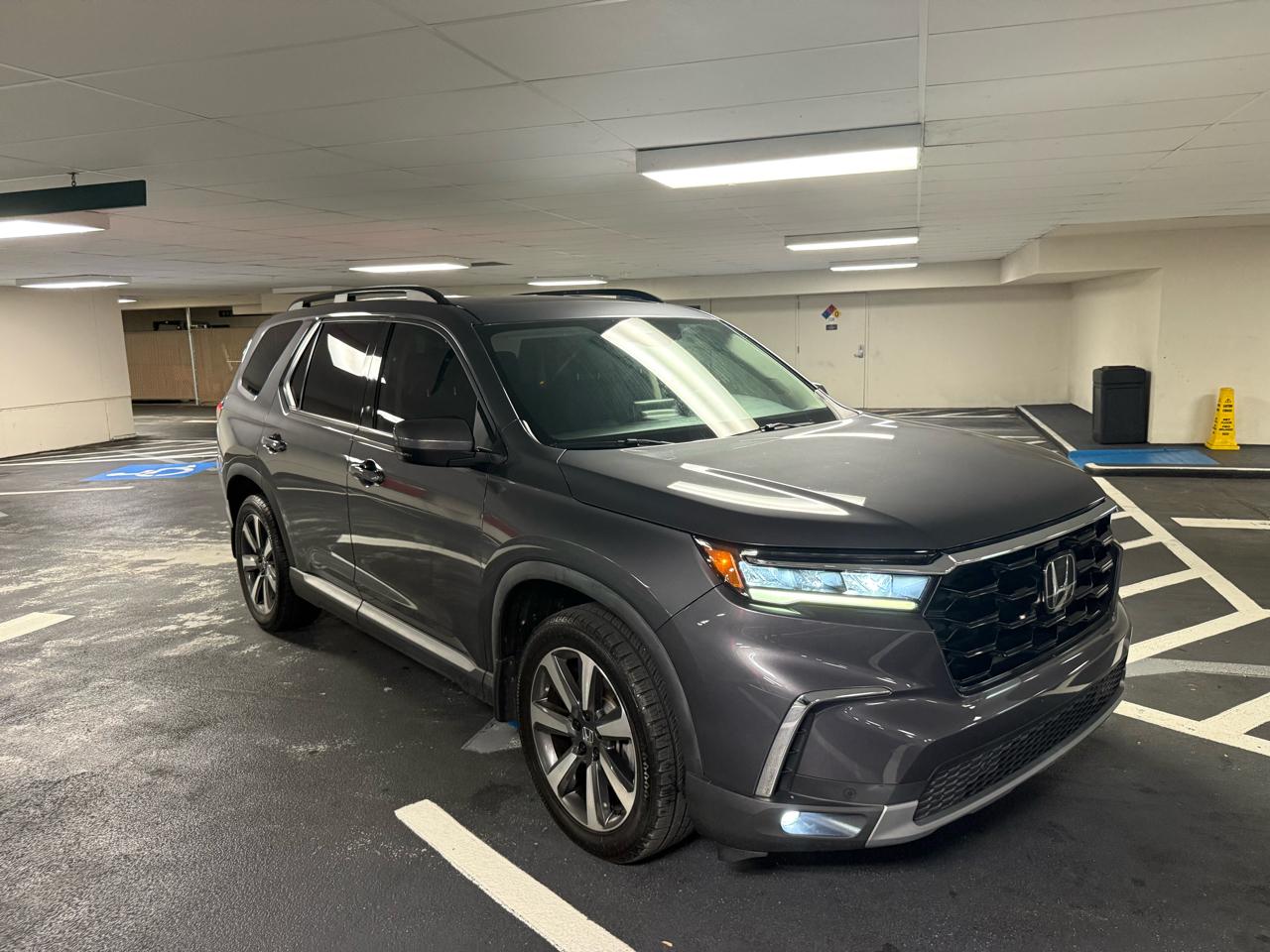 Honda Pilot Touring 2WD 2023