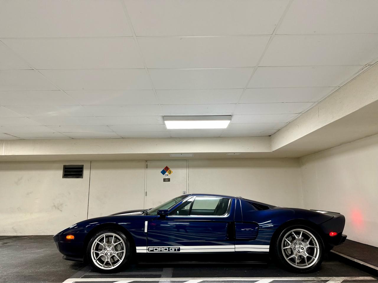 Ford GT 2dr Cpe 2005