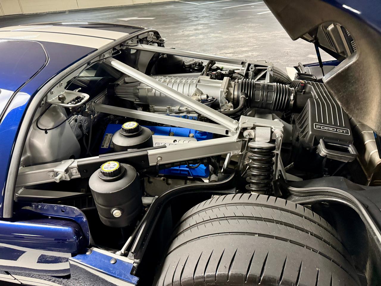 Ford GT 2dr Cpe 2005