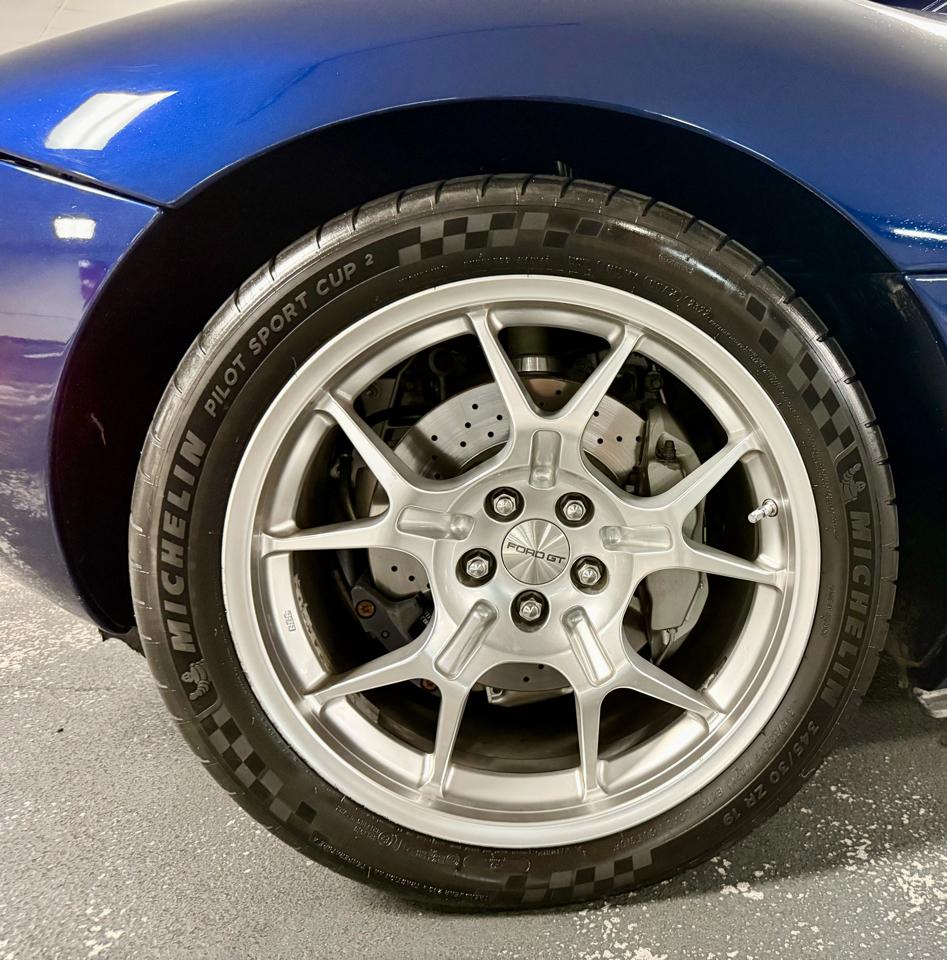 Ford GT 2dr Cpe 2005