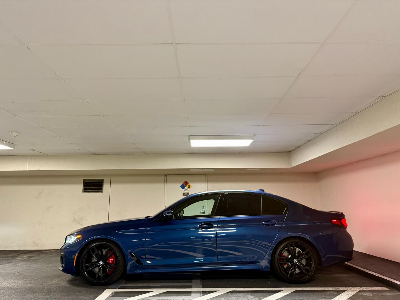 BMW 5 Series M550i xDrive Sedan 2022