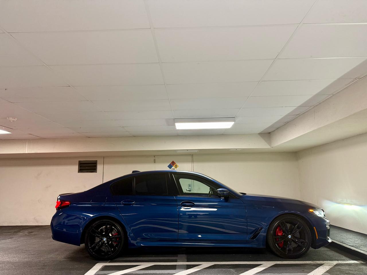 BMW 5 Series M550i xDrive Sedan 2022