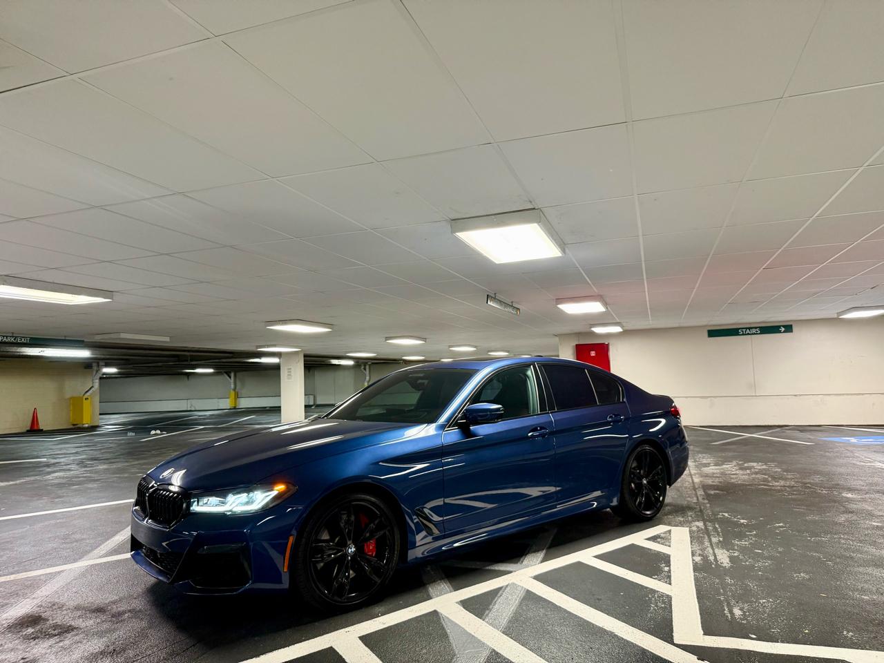 BMW 5 Series M550i xDrive Sedan 2022