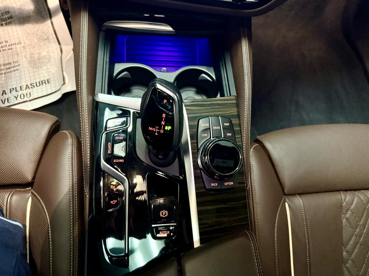 BMW 5 Series M550i xDrive Sedan 2022