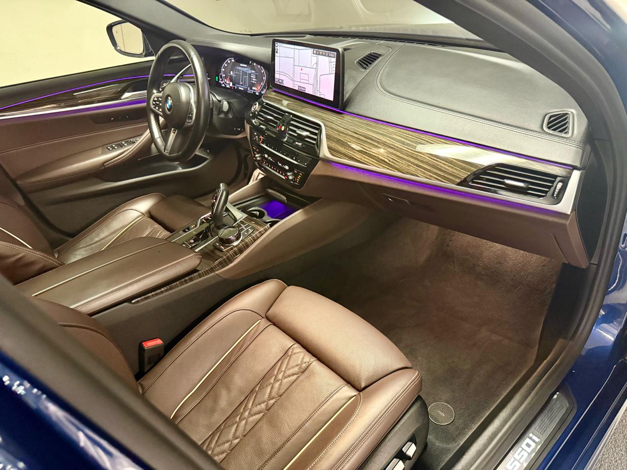BMW 5 Series M550i xDrive Sedan 2022