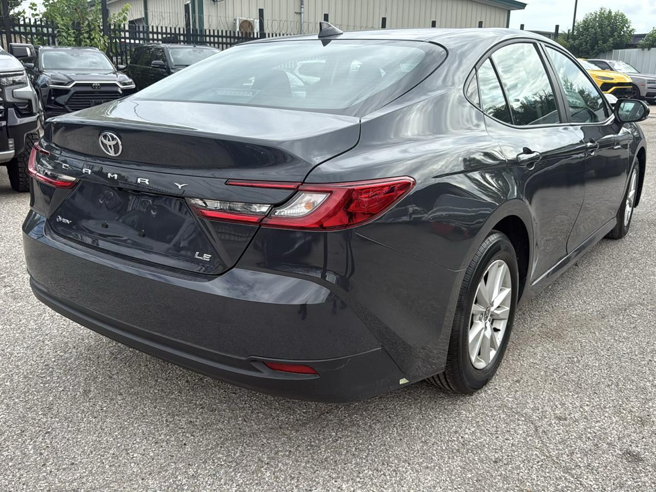 Toyota Camry XLE (Natl) 2025