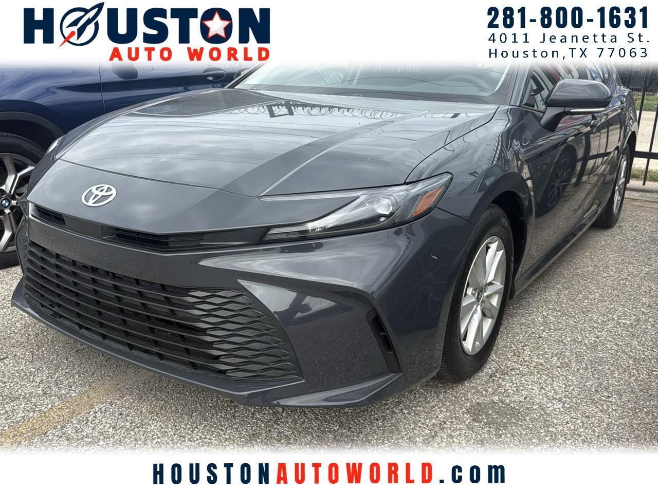Toyota Camry XLE (Natl) 2025