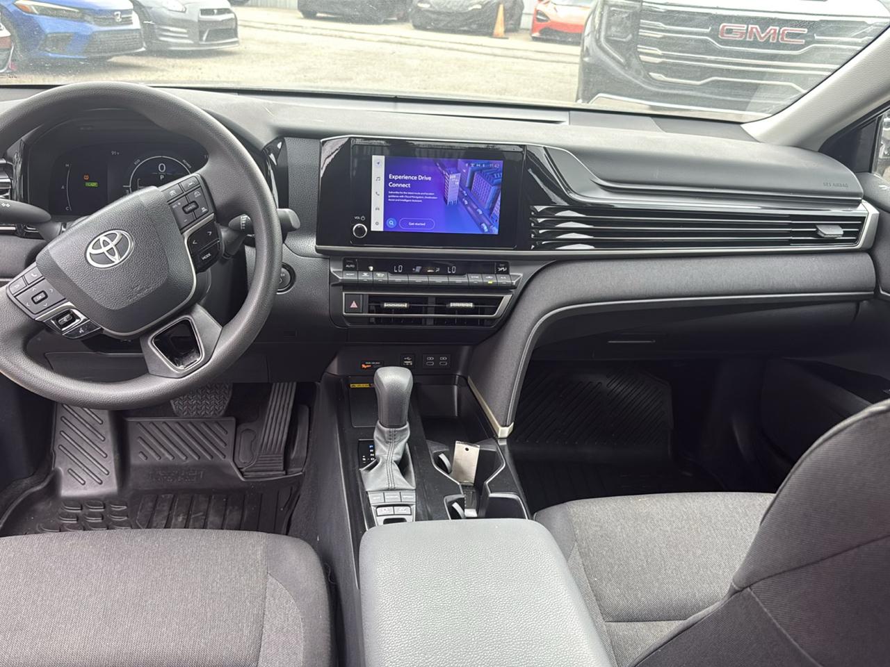 Toyota Camry XLE (Natl) 2025