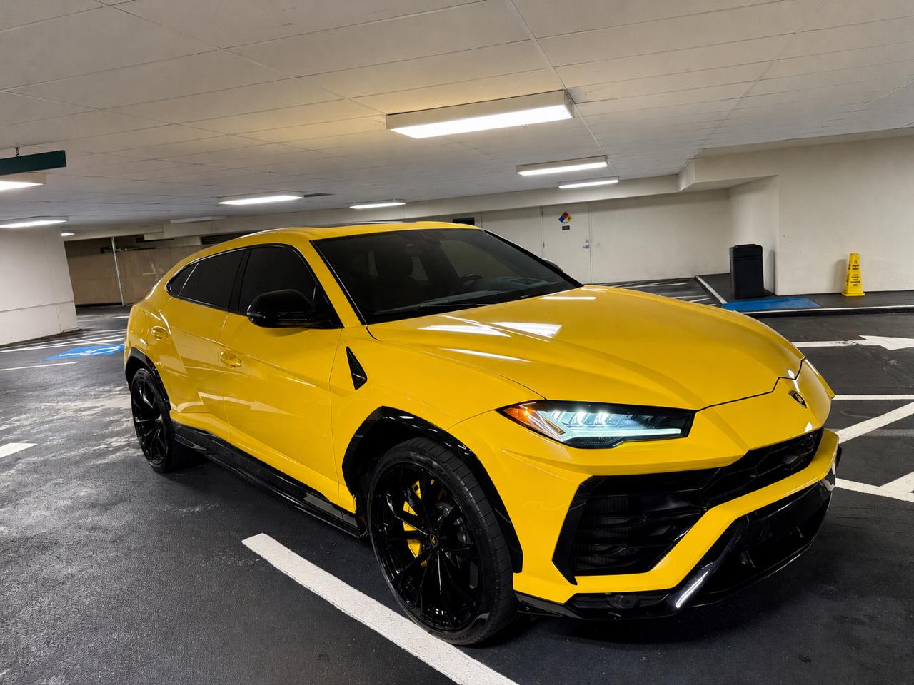 Lamborghini Urus AWD 2022