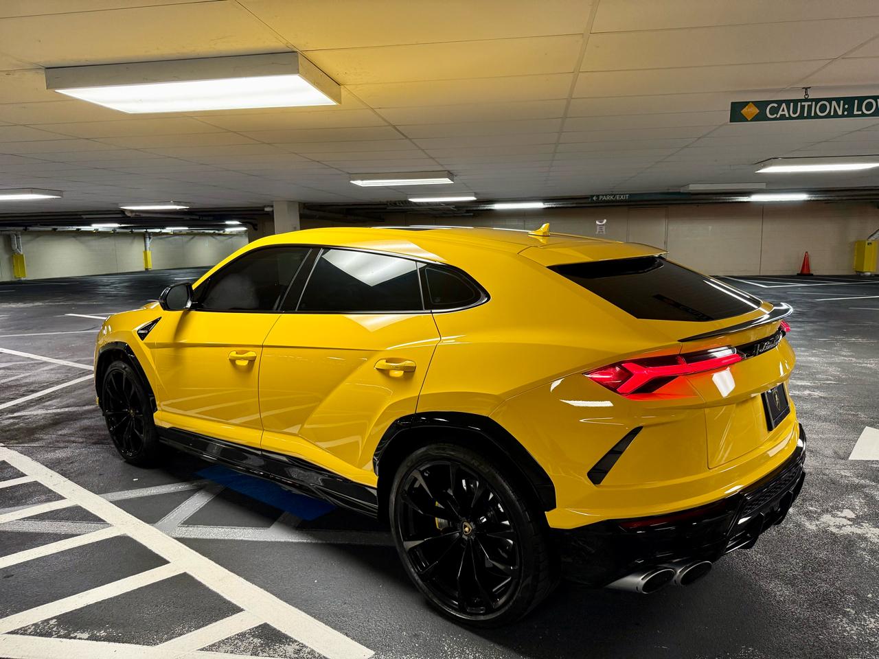 Lamborghini Urus AWD 2022