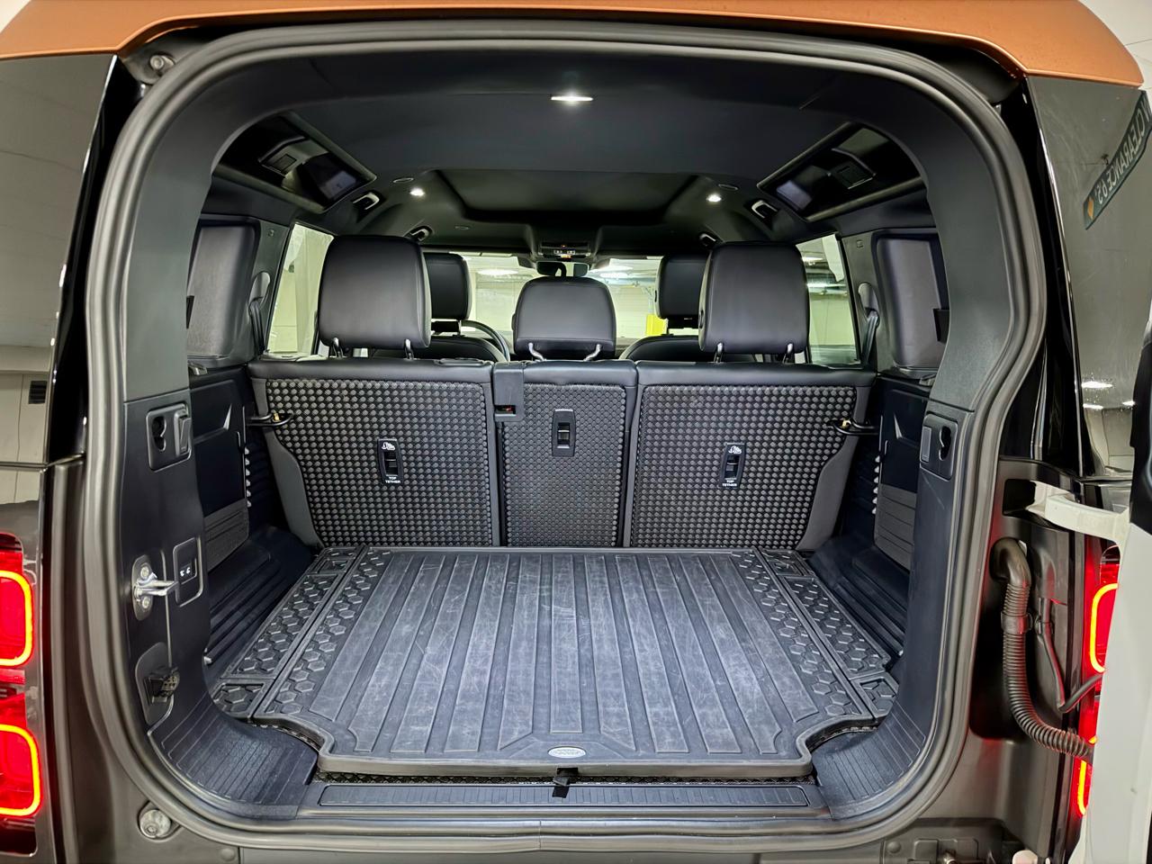 Land Rover Defender 110 P300 S 2024