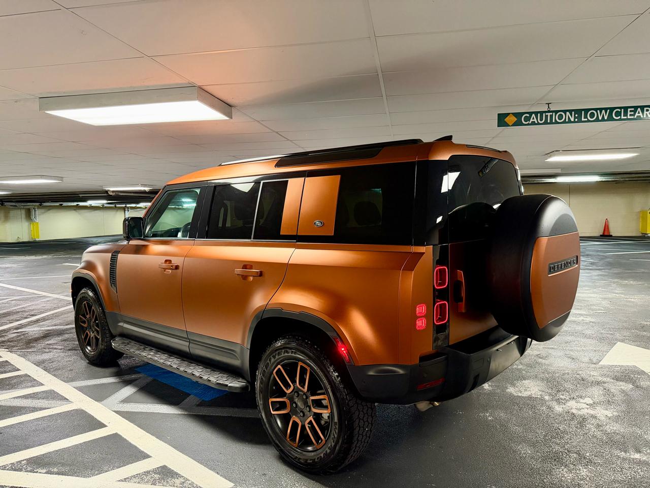 Land Rover Defender 110 P300 S 2024