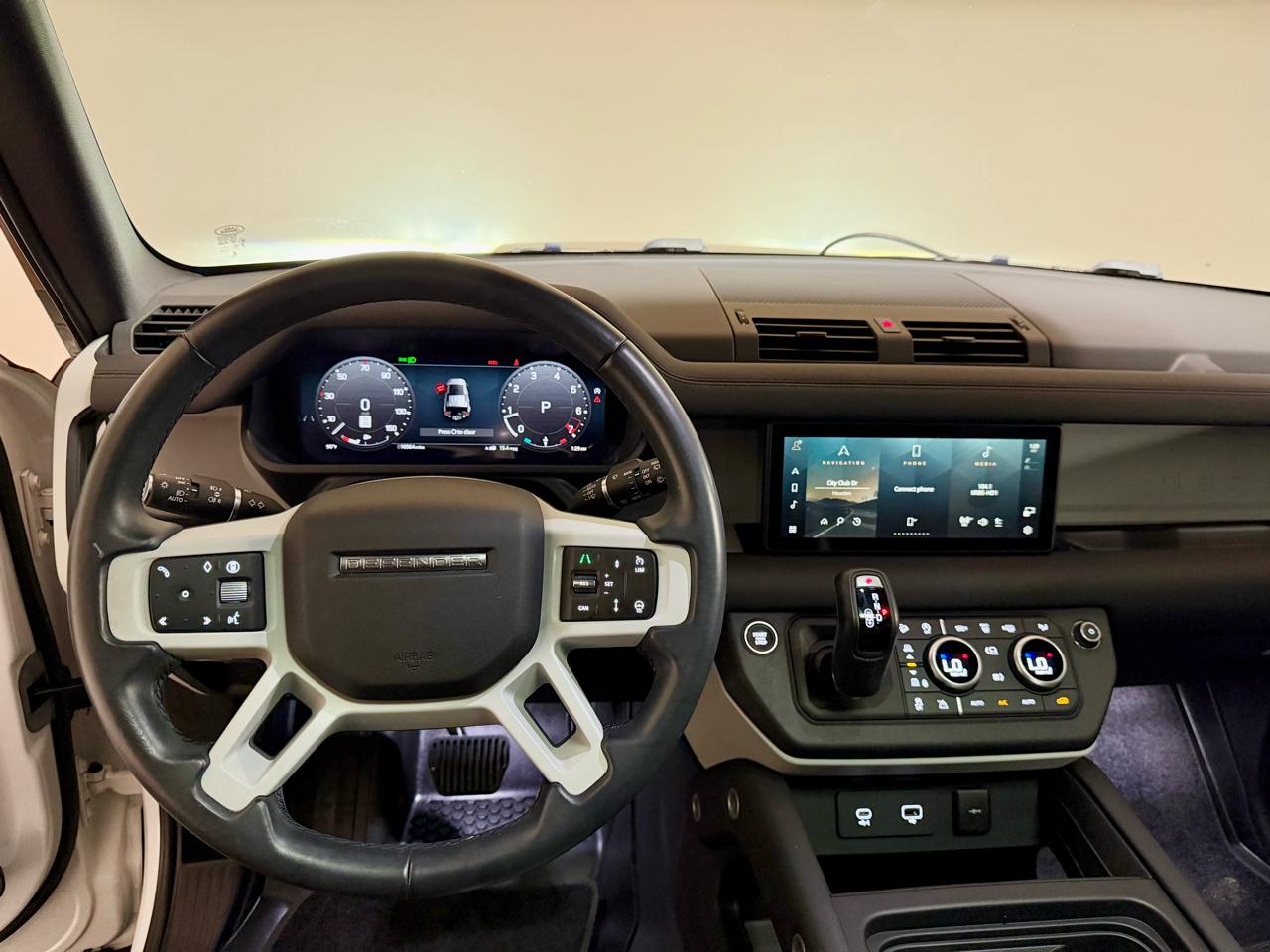 Land Rover Defender 110 P300 S 2024