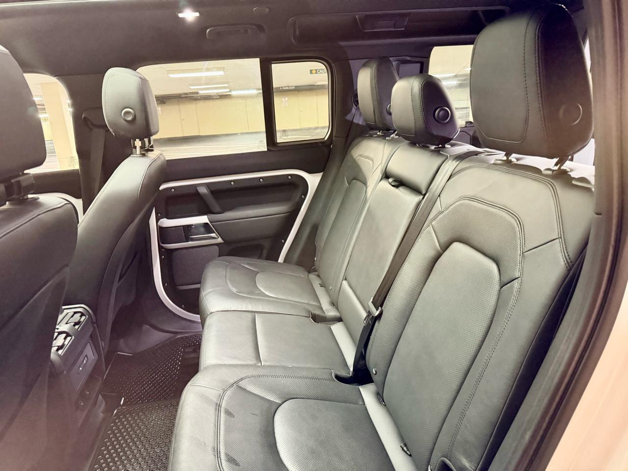 Land Rover Defender 110 P300 S 2024
