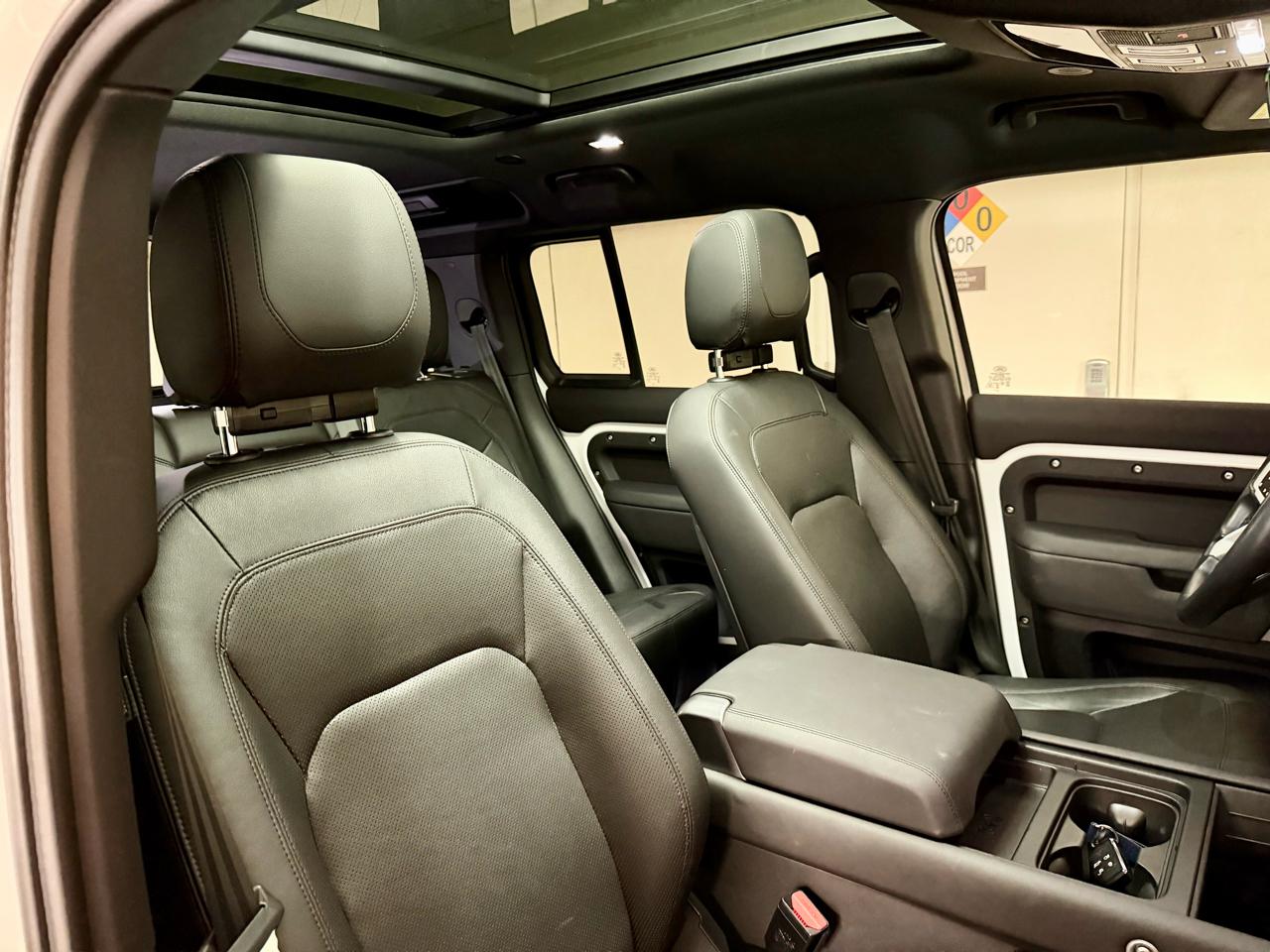 Land Rover Defender 110 P300 S 2024