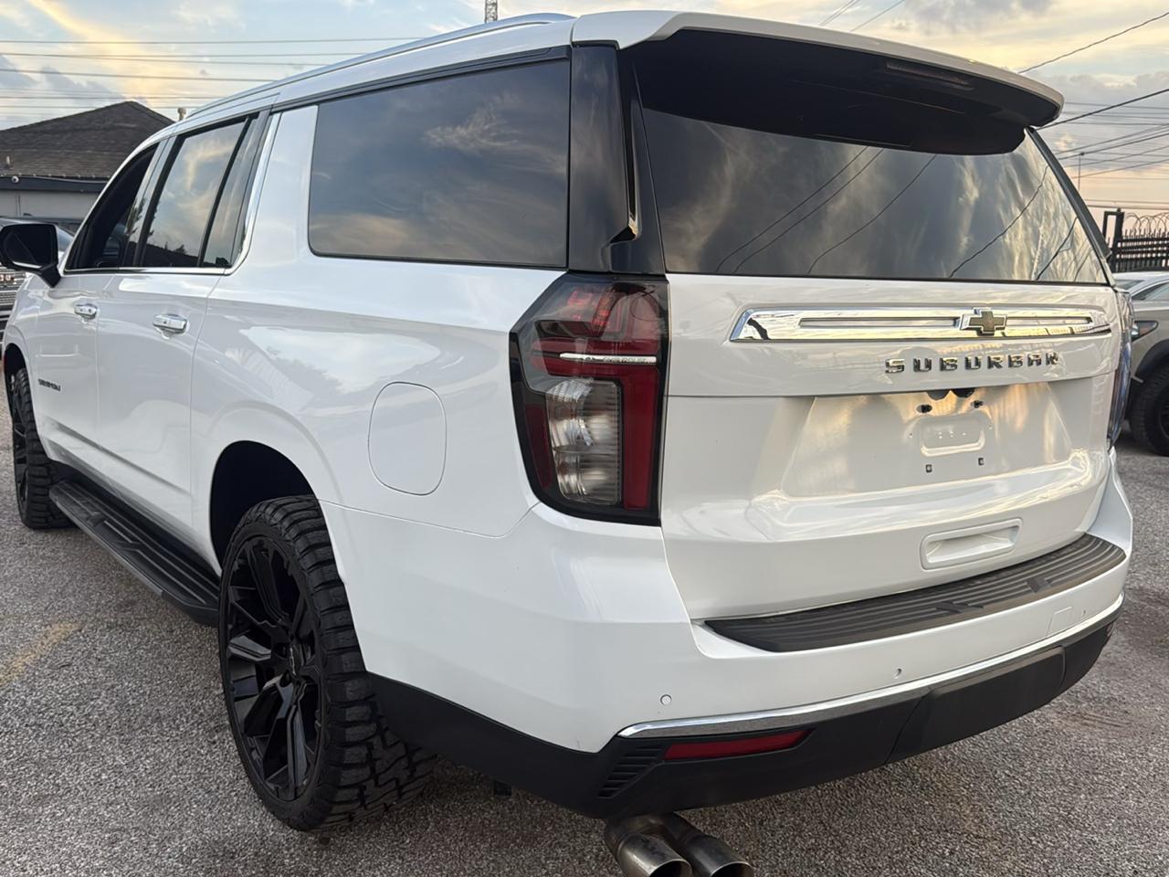 Chevrolet Suburban 4WD 4dr Premier 2023