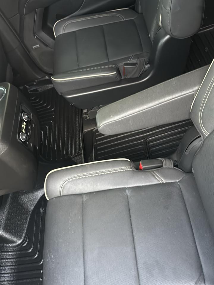 Chevrolet Suburban 4WD 4dr Premier 2023