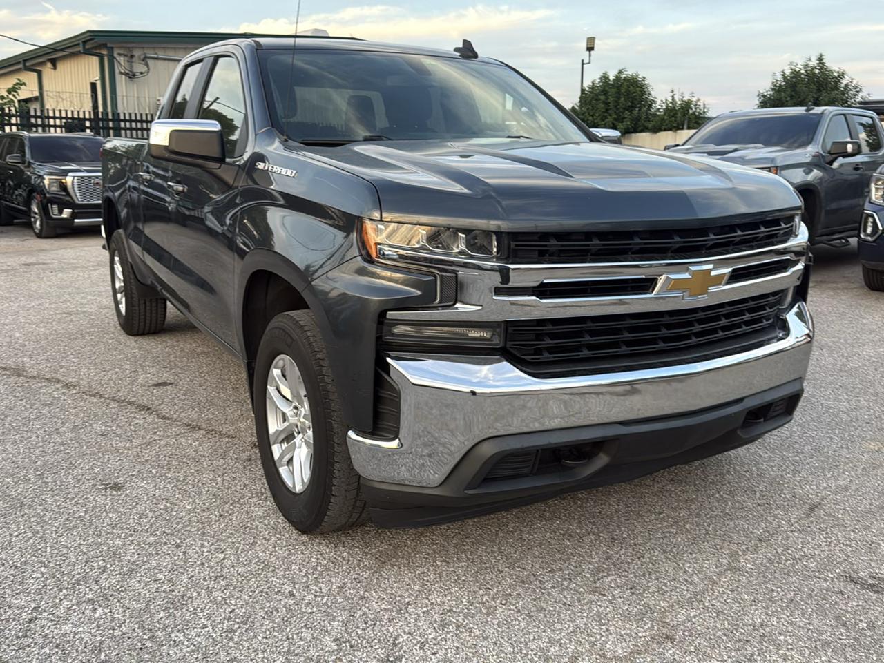 Chevrolet Silverado 1500 4WD Double Cab 147" LT 2020
