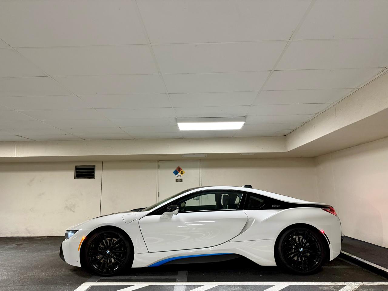 BMW i8 Coupe 2019