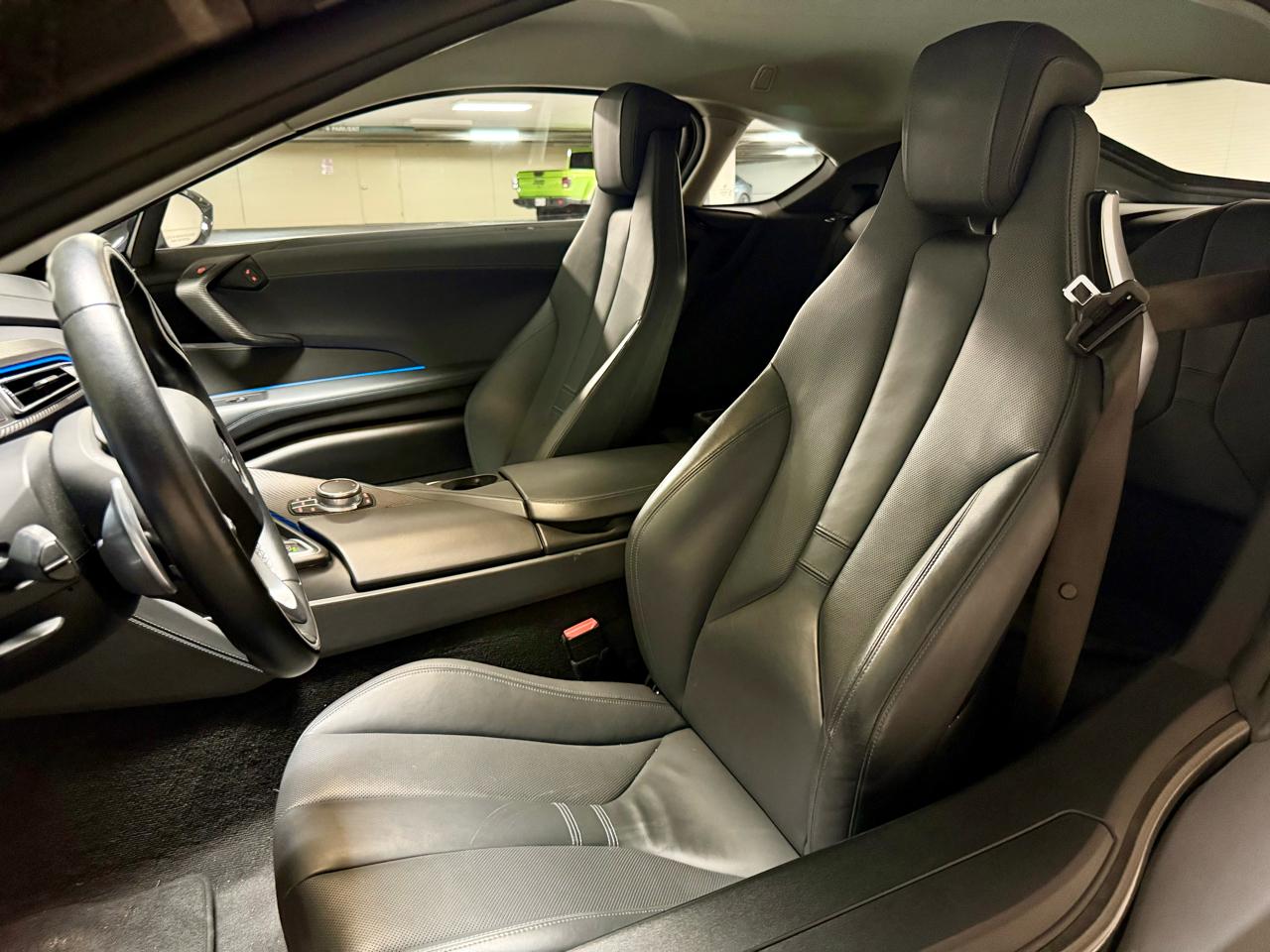 BMW i8 Coupe 2019