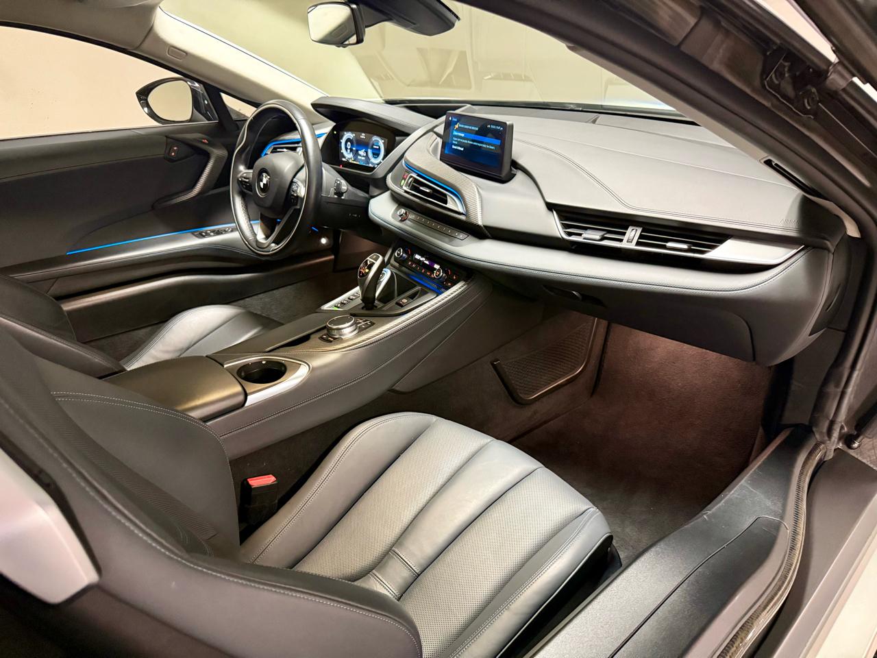 BMW i8 Coupe 2019