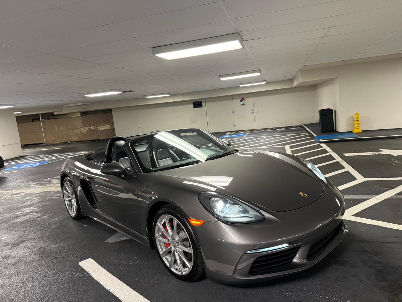 Porsche 718 Boxster Roadster 2017