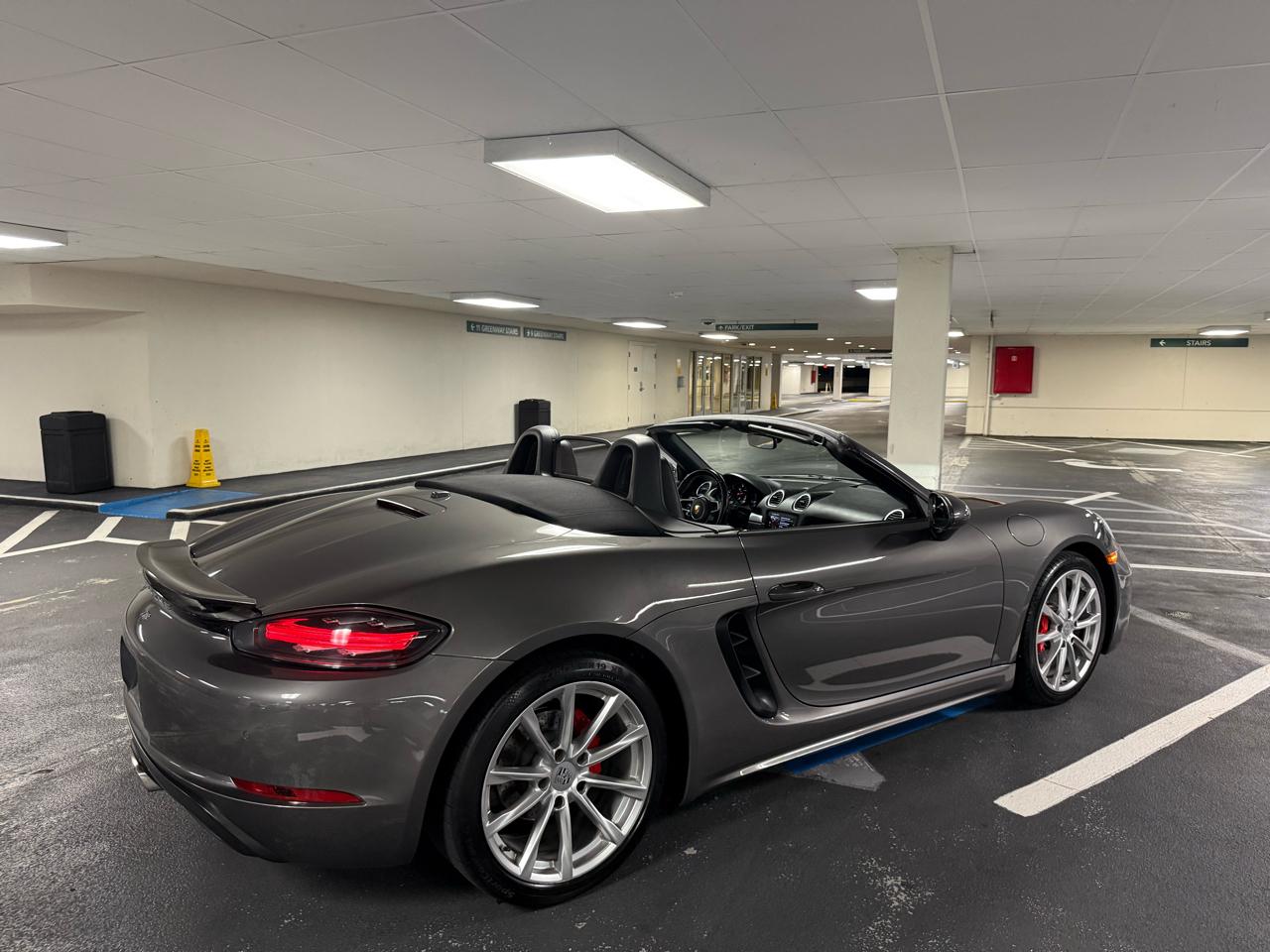 Porsche 718 Boxster Roadster 2017