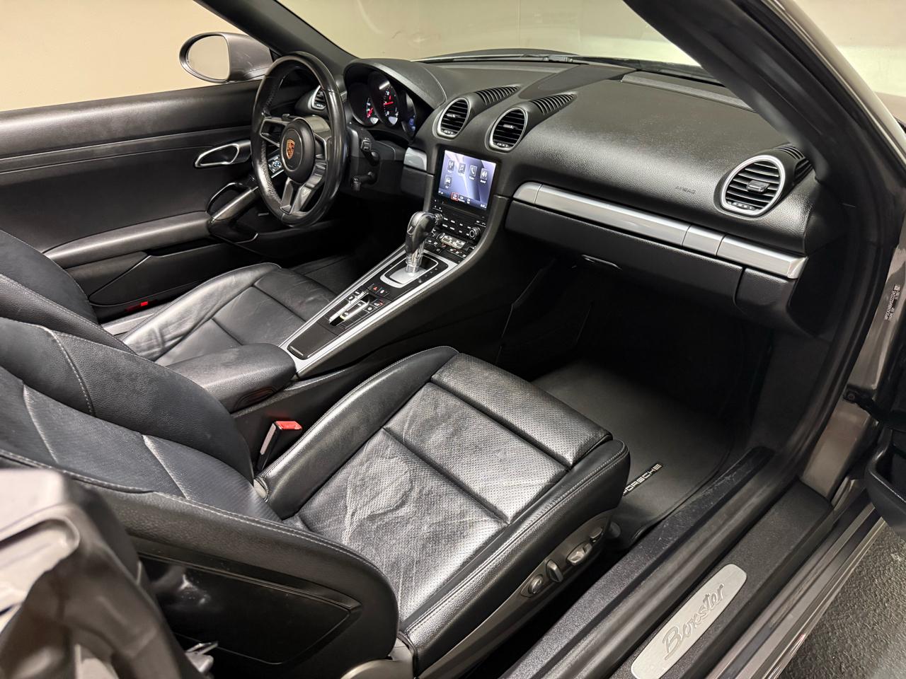 Porsche 718 Boxster Roadster 2017